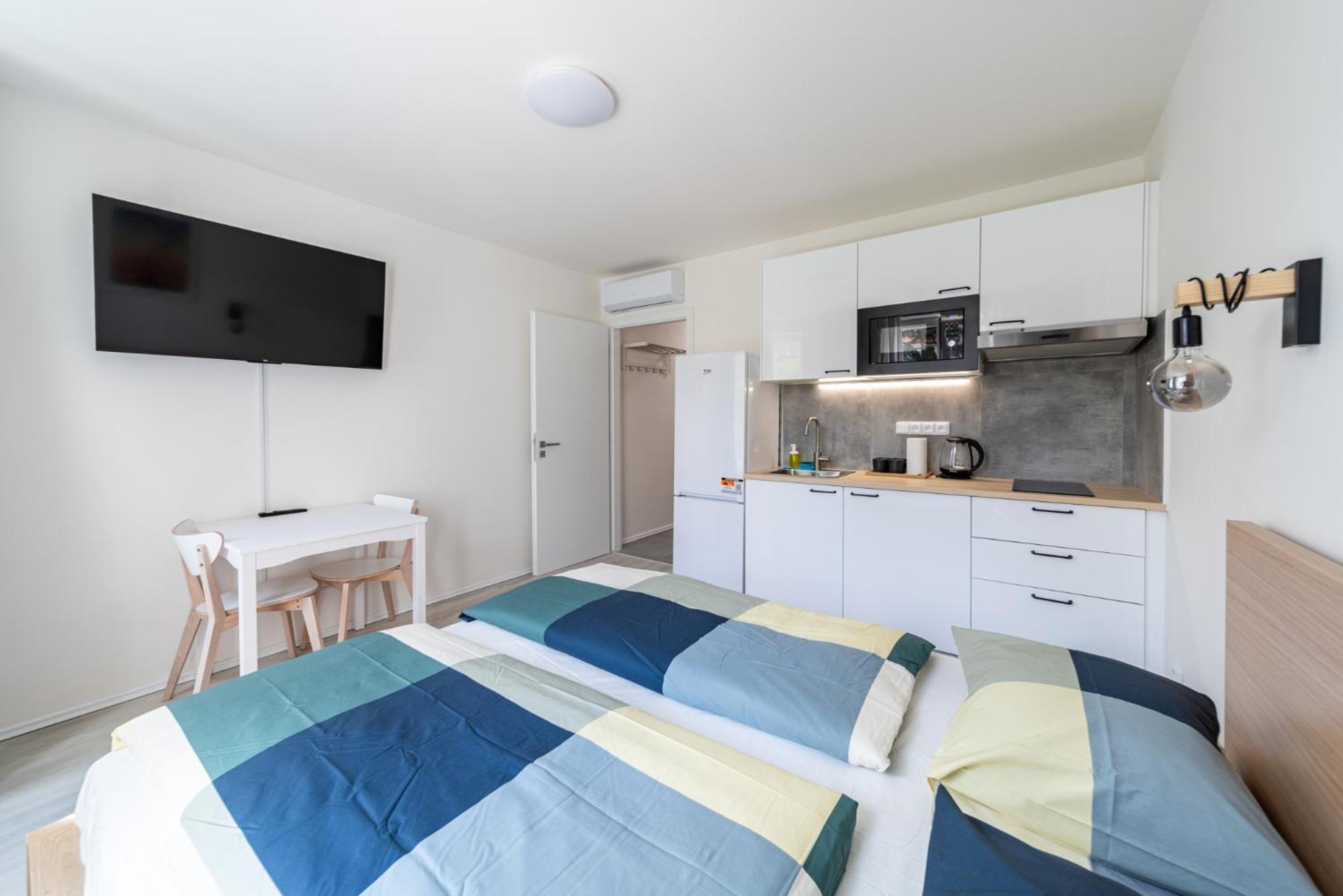 Apartments Borivojova 63 Prague Ngoại thất bức ảnh